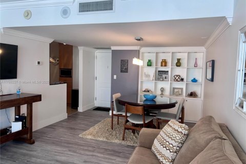 Condo in Aventura, Florida, 2 bedrooms  № 1711729 - photo 8