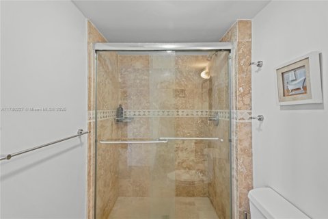 Condo in Aventura, Florida, 2 bedrooms  № 1711729 - photo 23