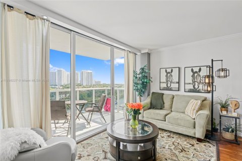 Condo in Aventura, Florida, 2 bedrooms  № 1711729 - photo 1