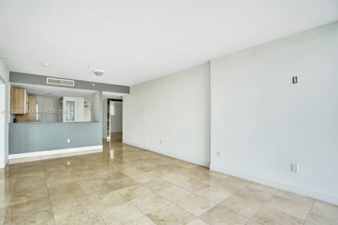 Condo in Miami Beach, Florida, 2 bedrooms  № 1809492 - photo 3