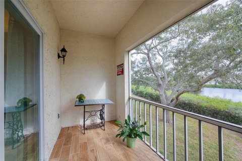 Condo in Saint Petersburg, Florida, 2 bedrooms № 2234720 - photo 13
