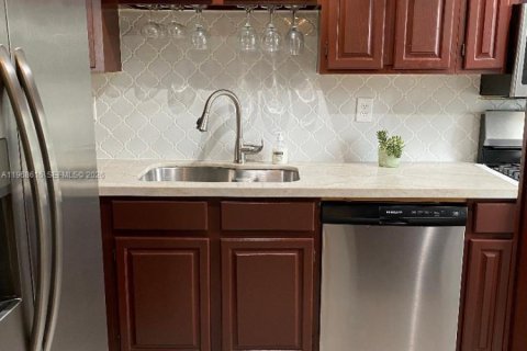 Townhouse in Miami, Florida 3 bedrooms, 137.68 sq.m. № 2031792 - photo 9