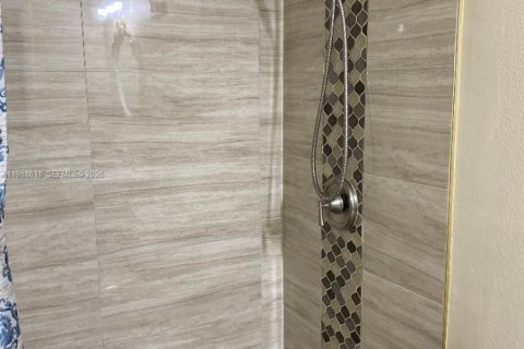 Townhouse in Miami, Florida 3 bedrooms, 137.68 sq.m. № 2031792 - photo 8