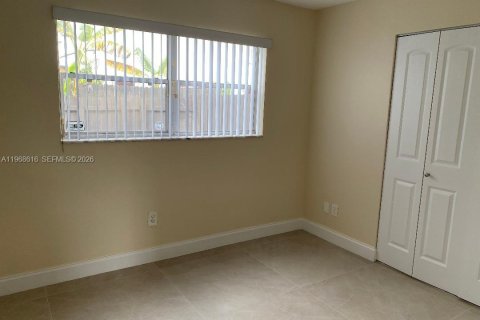 Townhouse in Miami, Florida 3 bedrooms, 137.68 sq.m. № 2031792 - photo 6