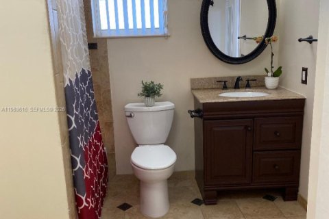 Townhouse in Miami, Florida 3 bedrooms, 137.68 sq.m. № 2031792 - photo 16