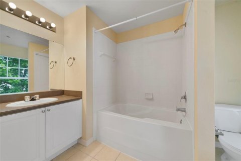Townhouse in Celebration, Florida 3 bedrooms, 152.36 sq.m. № 2351932 - photo 20