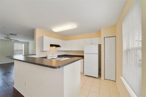 Townhouse in Celebration, Florida 3 bedrooms, 152.36 sq.m. № 2351932 - photo 16