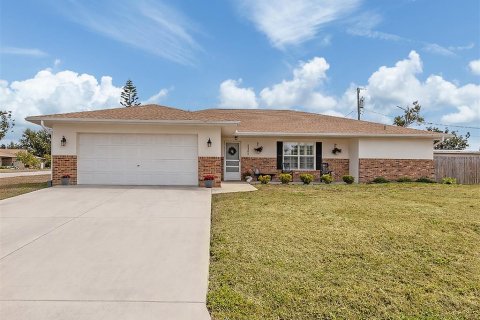 House in Venice, Florida 3 bedrooms, 158.86 sq.m. № 2107412