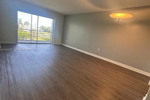 Купить кондоминиум в Санрайз, Флорида 2 спальни, 78.97м2, № 1970390 - фото 3