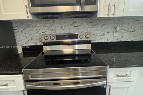 Купить кондоминиум в Санрайз, Флорида 2 спальни, 78.97м2, № 1970390 - фото 2