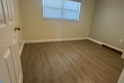 Купить кондоминиум в Санрайз, Флорида 2 спальни, 78.97м2, № 1970390 - фото 4