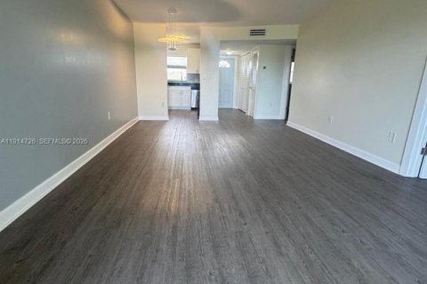 Купить кондоминиум в Санрайз, Флорида 2 спальни, 78.97м2, № 1970390 - фото 10