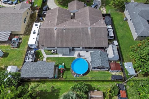 House in Homestead, Florida 5 bedrooms, 264.03 sq.m. № 2247781 - photo 4