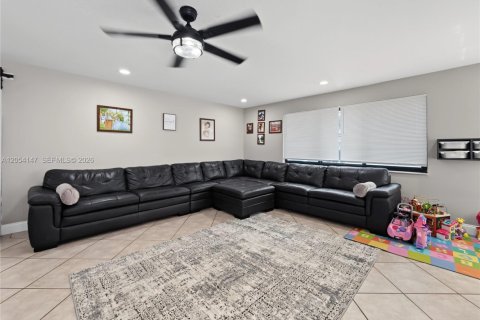 House in Homestead, Florida 5 bedrooms, 264.03 sq.m. № 2247781 - photo 17