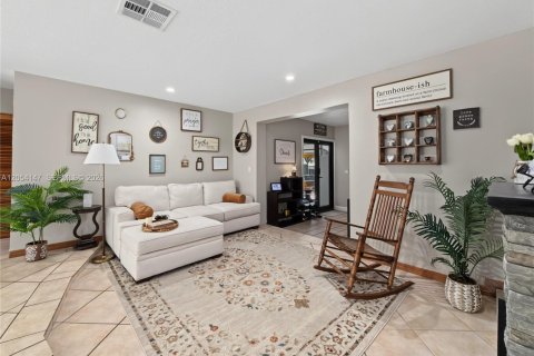 House in Homestead, Florida 5 bedrooms, 264.03 sq.m. № 2247781 - photo 9