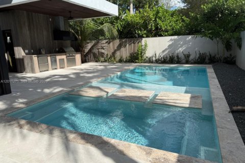 Villa ou maison à vendre à Miami, Floride: 5 chambres, 418.9 m2 № 2076681 - photo 19