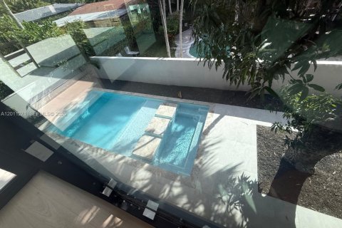 Villa ou maison à vendre à Miami, Floride: 5 chambres, 418.9 m2 № 2076681 - photo 21