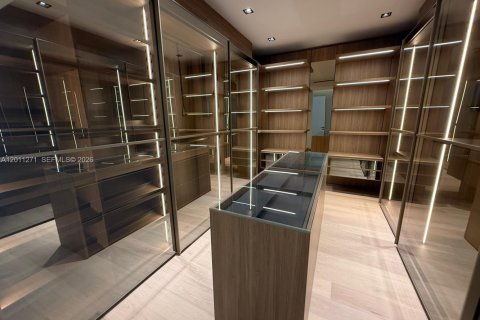 Villa ou maison à vendre à Miami, Floride: 5 chambres, 418.9 m2 № 2076681 - photo 29