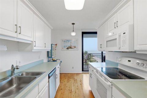 Condo in Sarasota, Florida, 2 bedrooms  № 2403247 - photo 2