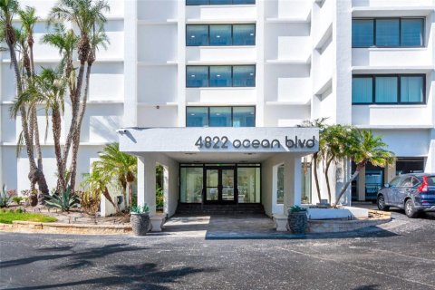 Condo in Sarasota, Florida, 2 bedrooms  № 2403247 - photo 20