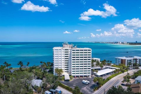 Condo in Sarasota, Florida, 2 bedrooms  № 2403247 - photo 19