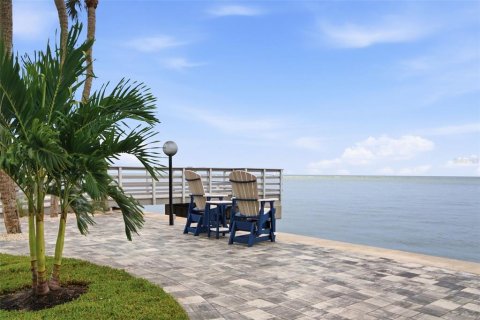 Condo in Sarasota, Florida, 2 bedrooms  № 2403247 - photo 12