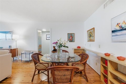 Condo in Sarasota, Florida, 2 bedrooms  № 2403247 - photo 27