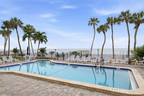 Condo in Sarasota, Florida, 2 bedrooms  № 2403247 - photo 16