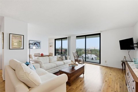 Condo in Sarasota, Florida, 2 bedrooms  № 2403247 - photo 25