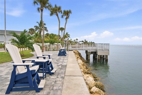Condo in Sarasota, Florida, 2 bedrooms  № 2403247 - photo 11