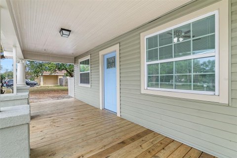 Immobilier commercial à vendre à Tampa, Floride: 4 chambres, 142.7 m2 № 2399495 - photo 3