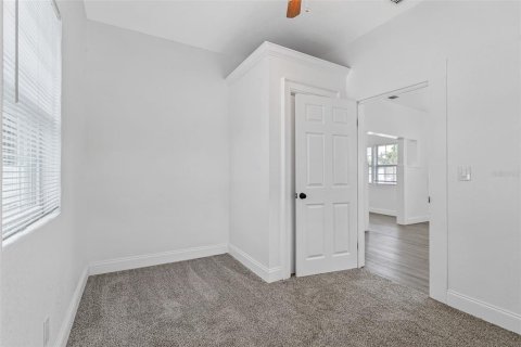 Immobilier commercial à vendre à Tampa, Floride: 4 chambres, 142.7 m2 № 2399495 - photo 16