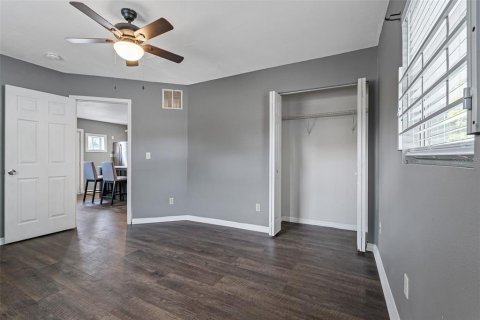 Immobilier commercial à vendre à Tampa, Floride: 4 chambres, 142.7 m2 № 2399495 - photo 28
