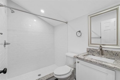 Immobilier commercial à vendre à Tampa, Floride: 4 chambres, 142.7 m2 № 2399495 - photo 8