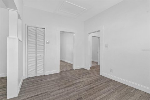 Immobilier commercial à vendre à Tampa, Floride: 4 chambres, 142.7 m2 № 2399495 - photo 14