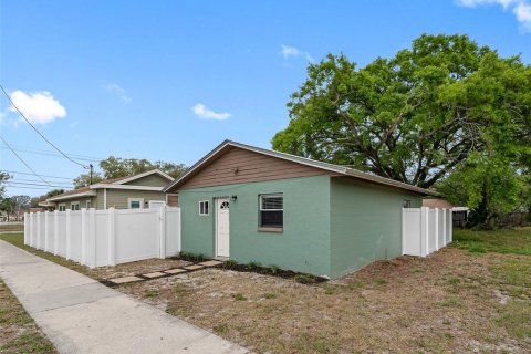 Immobilier commercial à vendre à Tampa, Floride: 4 chambres, 142.7 m2 № 2399495 - photo 26