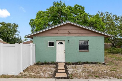 Immobilier commercial à vendre à Tampa, Floride: 4 chambres, 142.7 m2 № 2399495 - photo 25