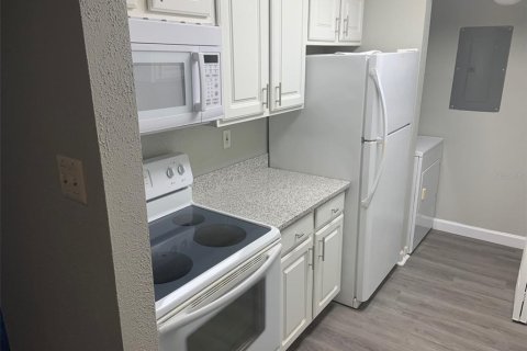 Condominio en alquiler en Casselberry, Florida, 2 dormitorios, 71.35 m2 № 2096068 - foto 4