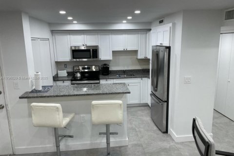 Copropriété à louer à Miami, Floride: 1 chambre, 77.48 m2 № 1707768 - photo 3