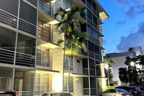 Copropriété à louer à Miami, Floride: 1 chambre, 77.48 m2 № 1707768 - photo 1