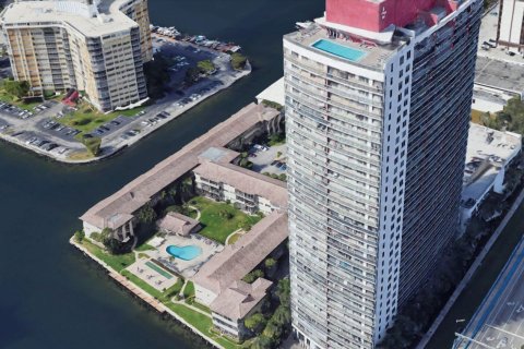 Copropriété à vendre à Hallandale Beach, Floride: 2 chambres, 96.34 m2 № 578679 - photo 1