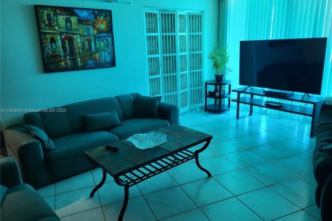 Copropriété à louer à Hallandale Beach, Floride: 2 chambres, 131.92 m2 № 1957426 - photo 19