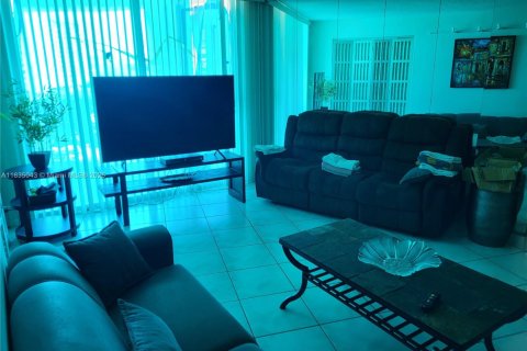 Copropriété à louer à Hallandale Beach, Floride: 2 chambres, 131.92 m2 № 1957426 - photo 18