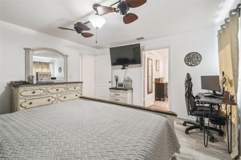 House in Brooksville, Florida 4 bedrooms, 192.21 sq.m. № 1829895 - photo 8