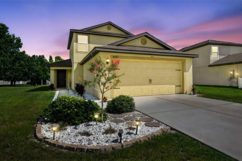 House in Brooksville, Florida 4 bedrooms, 192.21 sq.m. № 1829895 - photo 1