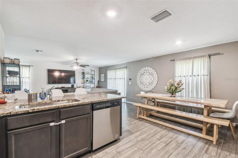 House in Brooksville, Florida 4 bedrooms, 192.21 sq.m. № 1829895 - photo 28