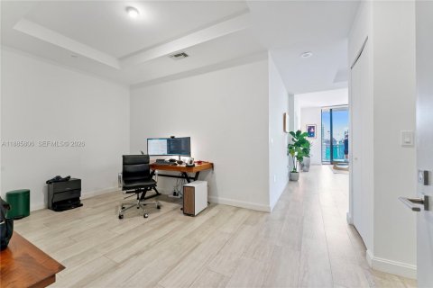 Condominio en venta en Miami, Florida, 1 dormitorio, 79.25 m2 № 2091217 - foto 9