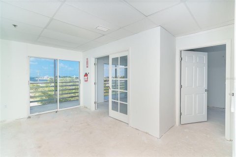Propiedad comercial en venta en Englewood, Florida, 108.14 m2 № 2155663 - foto 13