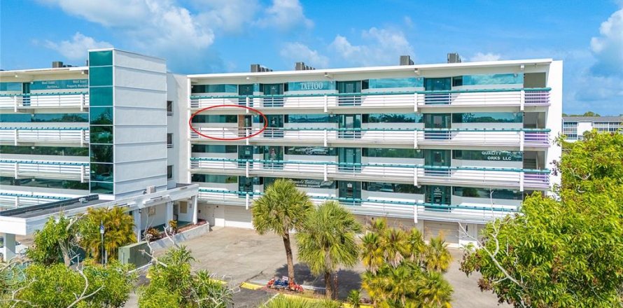 Propiedad comercial en Englewood, Florida 108.14 m2 № 2155663