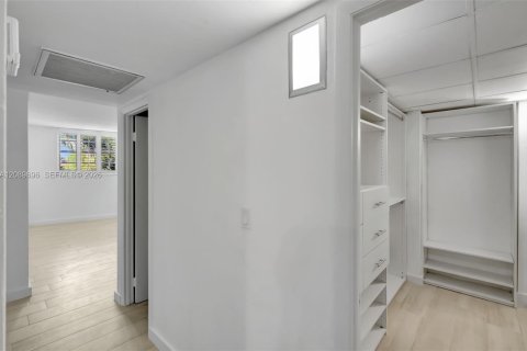Copropriété à vendre à Coral Gables, Floride: 2 chambres, 140.28 m2 № 2370023 - photo 20